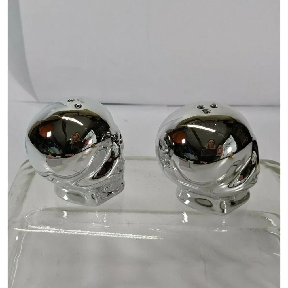 Yankee Candle 2021 Halloween Skull‎ Salt and Pepper Shaker Mirror New in Box